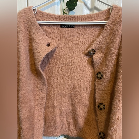 Fleece pink cardigan with brown buttons - Picture 3 of 3